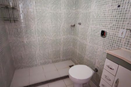 Apartamento à venda com 100m², 2 quartos e 1 vaga Apartamento à venda com 100m², 2 quartos e 1 vagaBanheiro da Suíte 2