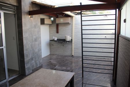 Apartamento à venda com 70m², 3 quartos e 1 vagaÁrea de Serviço e Cobertura