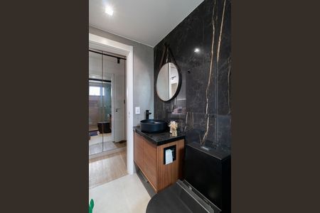 Apartamento à venda com 88m², 2 quartos e 2 vagas Apartamento à venda com 88m², 2 quartos e 2 vagasBanheiro da Suíte