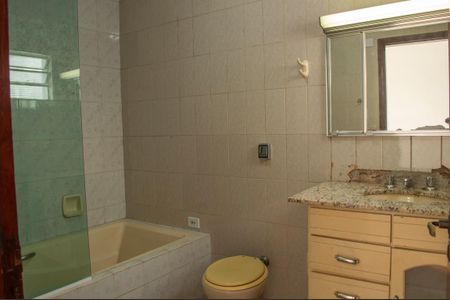Casa para alugar com 180m², 2 quartos e sem vaga Casa para alugar com 180m², 2 quartos e sem vagaBanheiro da Suíte 2