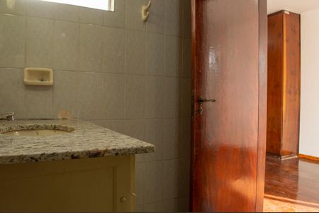Casa para alugar com 180m², 2 quartos e sem vaga Casa para alugar com 180m², 2 quartos e sem vagaBanheiro da Suíte 2