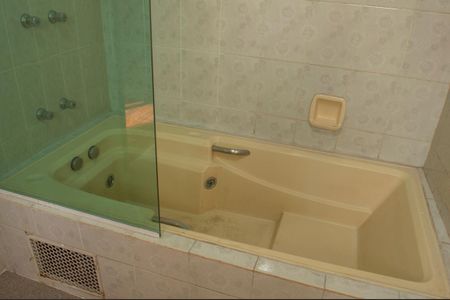 Casa para alugar com 180m², 2 quartos e sem vaga Casa para alugar com 180m², 2 quartos e sem vagaBanheiro da Suíte 2