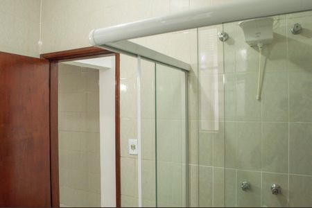 Casa para alugar com 180m², 2 quartos e sem vaga Casa para alugar com 180m², 2 quartos e sem vagaBanheiro da Suíte 1