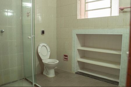 Casa para alugar com 180m², 2 quartos e sem vaga Casa para alugar com 180m², 2 quartos e sem vagaBanheiro da Suíte 1