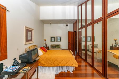 Casa à venda com 435m², 4 quartos e 4 vagasQuarto 2