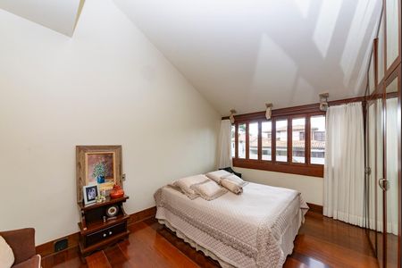 Casa à venda com 435m², 4 quartos e 4 vagasQuarto  1