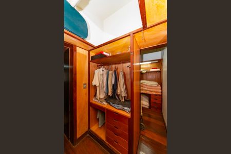 Casa à venda com 435m², 4 quartos e 4 vagasCloset da suíte 1