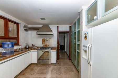 Casa à venda com 435m², 4 quartos e 4 vagasCozinha