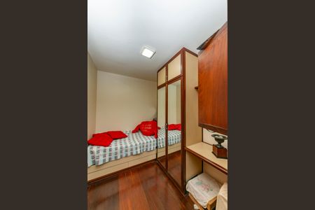 Casa à venda com 435m², 4 quartos e 4 vagasQuarto de Serviço 1