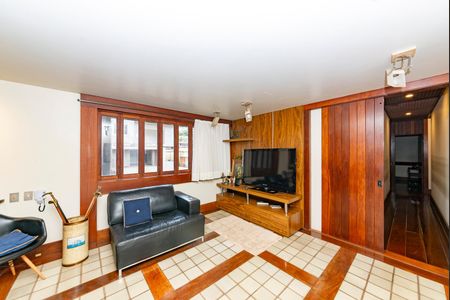 Casa à venda com 435m², 4 quartos e 4 vagasSala 2