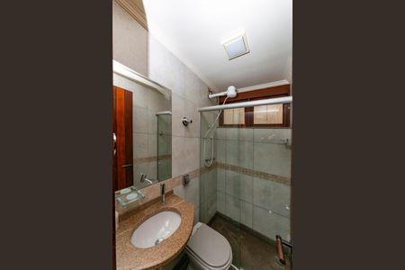 Casa à venda com 435m², 4 quartos e 4 vagasBanheiro de serviço