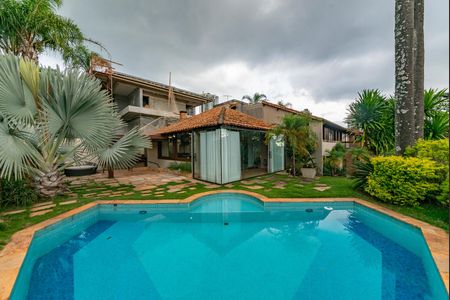 Casa à venda com 435m², 4 quartos e 4 vagasPiscina