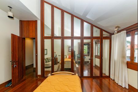 Casa à venda com 435m², 4 quartos e 4 vagasQuarto 2