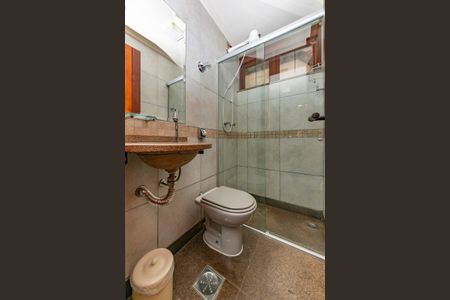 Casa à venda com 435m², 4 quartos e 4 vagasBanheiro de serviço