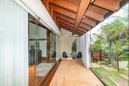 Casa à venda com 435m², 4 quartos e 4 vagasVaranda 