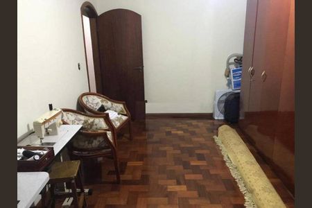 Casa à venda com 347m², 4 quartos e 4 vagas Casa à venda com 347m², 4 quartos e 4 vagasFoto 04