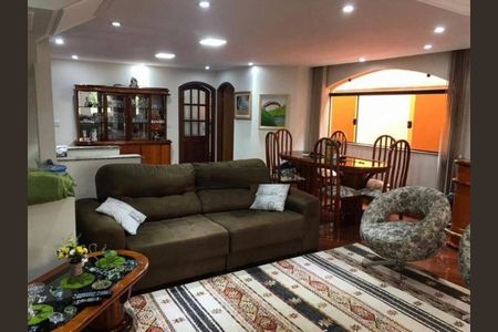 Casa à venda com 347m², 4 quartos e 4 vagas Casa à venda com 347m², 4 quartos e 4 vagasFoto 07