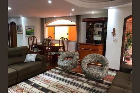 Casa à venda com 347m², 4 quartos e 4 vagas Casa à venda com 347m², 4 quartos e 4 vagasFoto 06