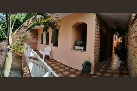 Casa à venda com 347m², 4 quartos e 4 vagas Casa à venda com 347m², 4 quartos e 4 vagasFoto 44