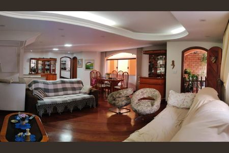 Casa à venda com 347m², 4 quartos e 4 vagas Casa à venda com 347m², 4 quartos e 4 vagasFoto 30