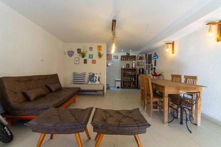 Casa à venda com 125m², 2 quartos e 4 vagasGaragem e Área de Serviço