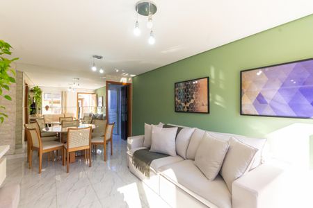 Casa à venda com 125m², 2 quartos e 4 vagasSala