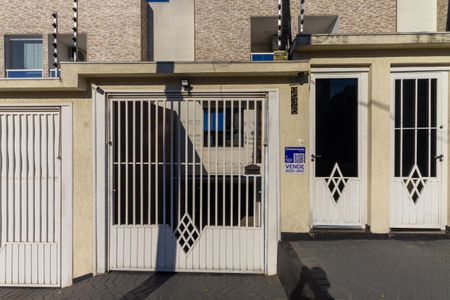 Casa à venda com 125m², 2 quartos e 4 vagasFachada + Plaquinha