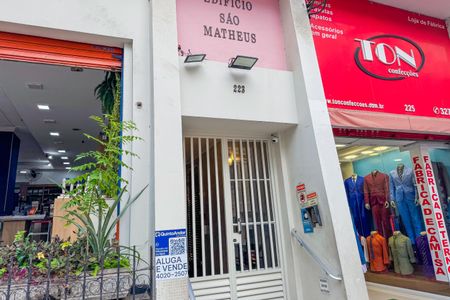 Apartamento à venda com 43m², 1 quarto e sem vaga Apartamento à venda com 43m², 1 quarto e sem vagaFachada