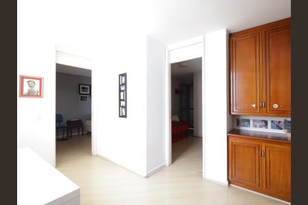Apartamento à venda com 370m², 5 quartos e 4 vagasSala Intima