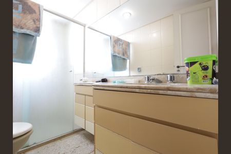 Apartamento à venda com 370m², 5 quartos e 4 vagasBanheiro