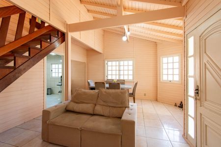 Casa à venda com 100m², 2 quartos e 2 vagas Casa à venda com 100m², 2 quartos e 2 vagasSala