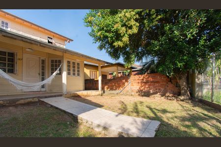 Casa à venda com 100m², 2 quartos e 2 vagas Casa à venda com 100m², 2 quartos e 2 vagasÁrea comum