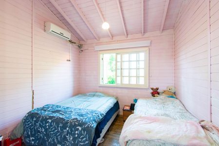 Casa à venda com 100m², 2 quartos e 2 vagas Casa à venda com 100m², 2 quartos e 2 vagasQuarto