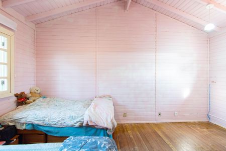 Casa à venda com 100m², 2 quartos e 2 vagas Casa à venda com 100m², 2 quartos e 2 vagasQuarto