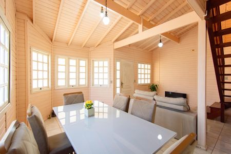 Casa à venda com 100m², 2 quartos e 2 vagas Casa à venda com 100m², 2 quartos e 2 vagasSala de Jantar