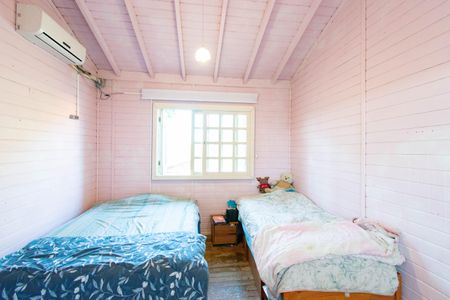 Casa à venda com 100m², 2 quartos e 2 vagas Casa à venda com 100m², 2 quartos e 2 vagasQuarto