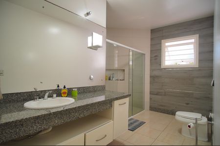 Casa à venda com 295m², 3 quartos e 3 vagasBanheiro