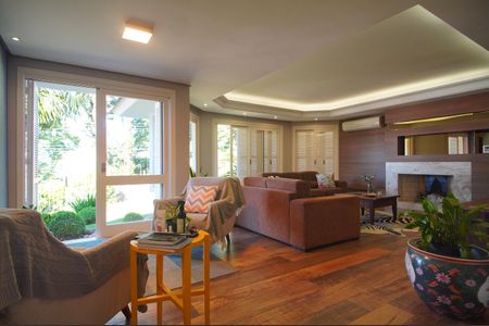 Casa à venda com 295m², 3 quartos e 3 vagasSala