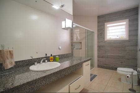 Casa à venda com 295m², 3 quartos e 3 vagasBanheiro