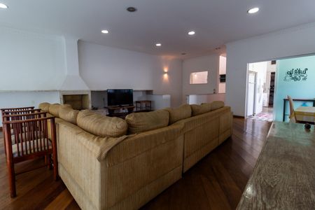 Casa para alugar com 468m², 5 quartos e 4 vagas Casa para alugar com 468m², 5 quartos e 4 vagasSala do Andar Superior