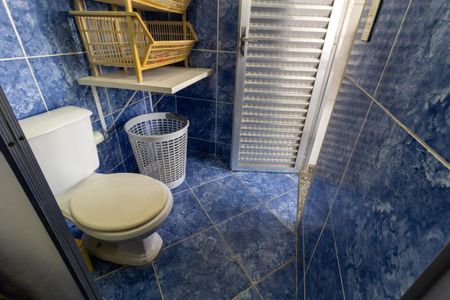 Casa para alugar com 468m², 5 quartos e 4 vagas Casa para alugar com 468m², 5 quartos e 4 vagasBanheiro da Área de Serviço