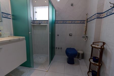 Casa para alugar com 468m², 5 quartos e 4 vagas Casa para alugar com 468m², 5 quartos e 4 vagasBanheiro da Suíte 1