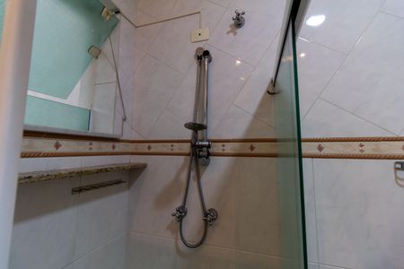 Casa para alugar com 468m², 5 quartos e 4 vagas Casa para alugar com 468m², 5 quartos e 4 vagasBanheiro da Suíte 2