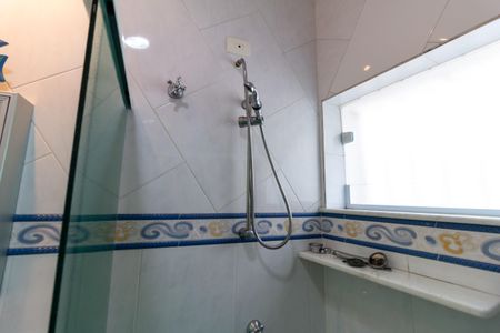 Casa para alugar com 468m², 5 quartos e 4 vagas Casa para alugar com 468m², 5 quartos e 4 vagasBanheiro da Suíte 1