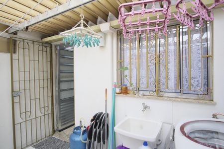 Casa de condomínio à venda com 71m², 2 quartos e 1 vagaÁrea de Serviço