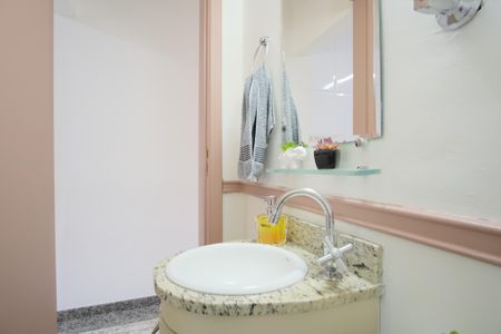 Casa de condomínio à venda com 71m², 2 quartos e 1 vagaLavabo