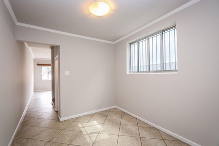 Casa à venda com 90m², 2 quartos e 2 vagas Casa à venda com 90m², 2 quartos e 2 vagasSala de Jantar