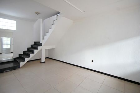 Sala de casa à venda com 4 quartos, 360m² em Planalto, Belo Horizonte