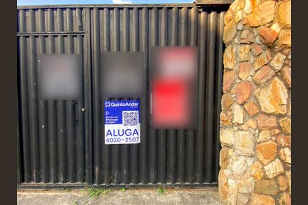 Casa à venda com 360m², 4 quartos e 8 vagasPlaca instalada