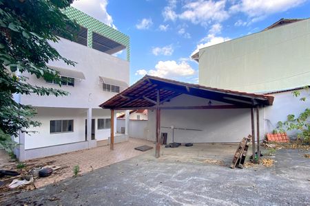 Casa à venda com 360m², 4 quartos e 8 vagasQuintal